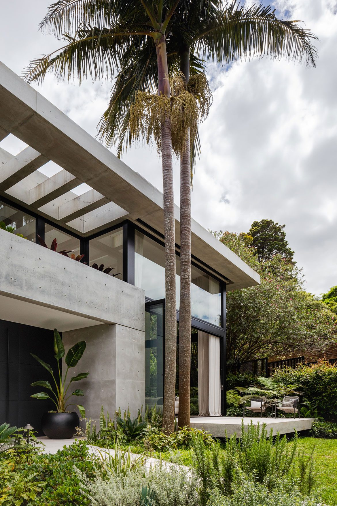 The Whisper - by Manolev & Associates Architects